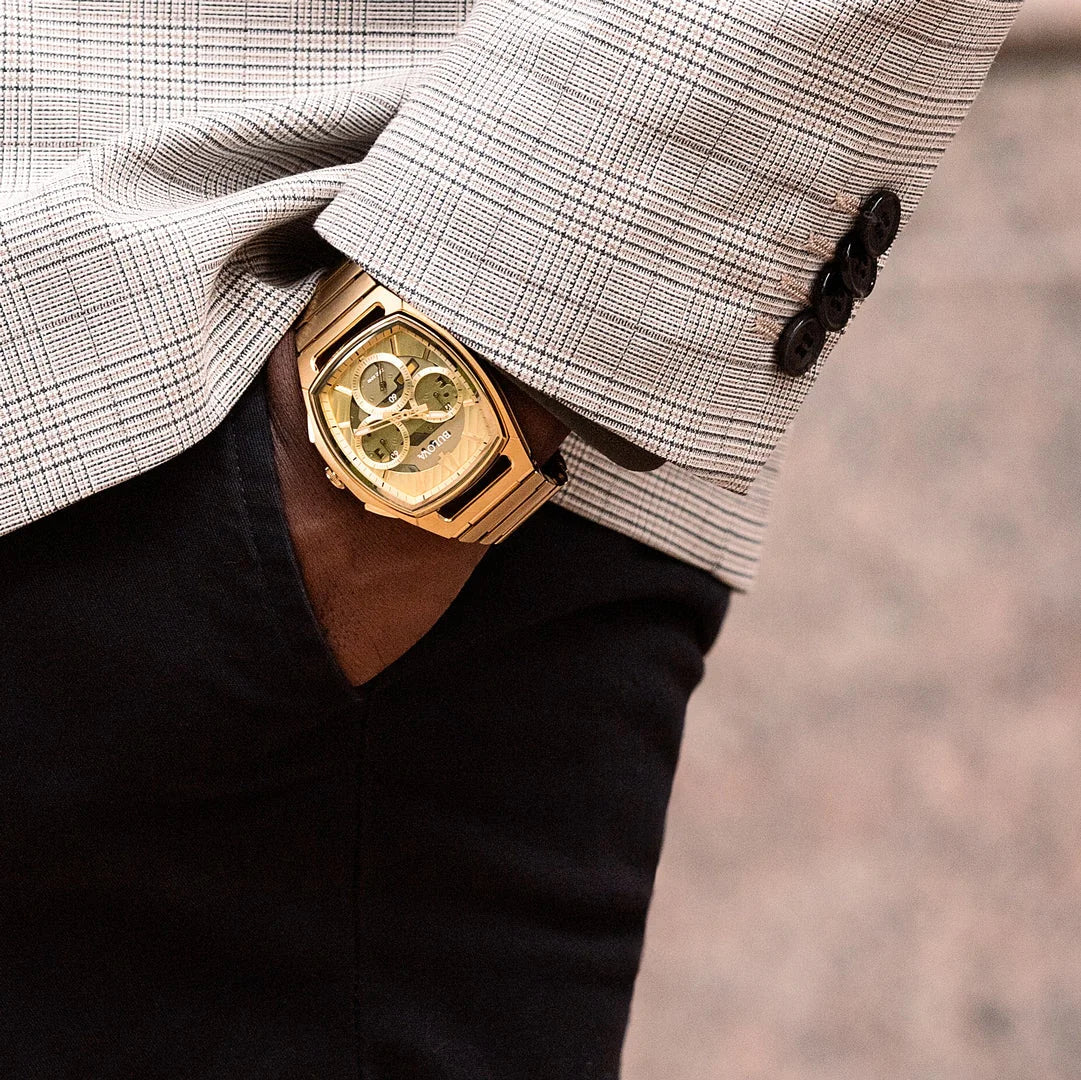BULOVA 97A160 CURV
