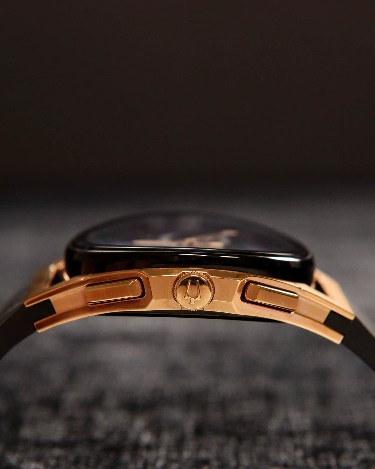 BULOVA CURV 98A185