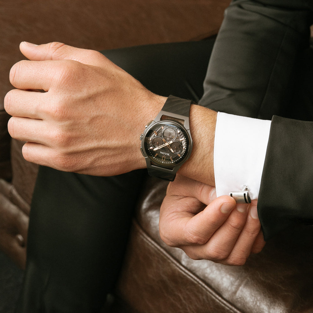 BULOVA CURV 98A162